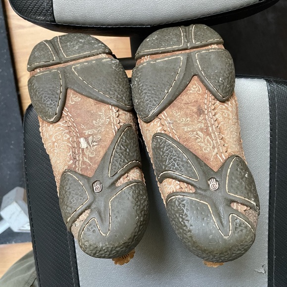 TEVA shoes with Velcro closure - Picture 10 of 13